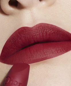 son-dior-matte-mau-666-rouge-en-diable