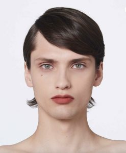 son-gucci-rouge-a-levres-liquid-matte-413-cornelia-pink