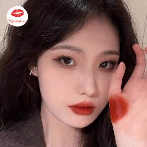 Son Tom Ford 50 Adored