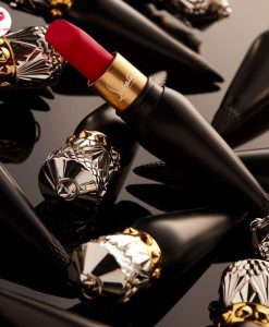 top-9-mau-son-louboutin-qua-tang-ngay-8-thang-3