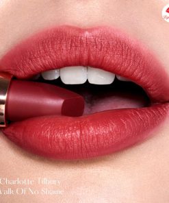 son-charlotte-tilbury-walk-of-shame