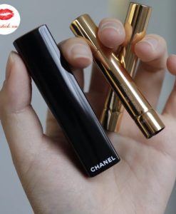 son chanel brun affirme